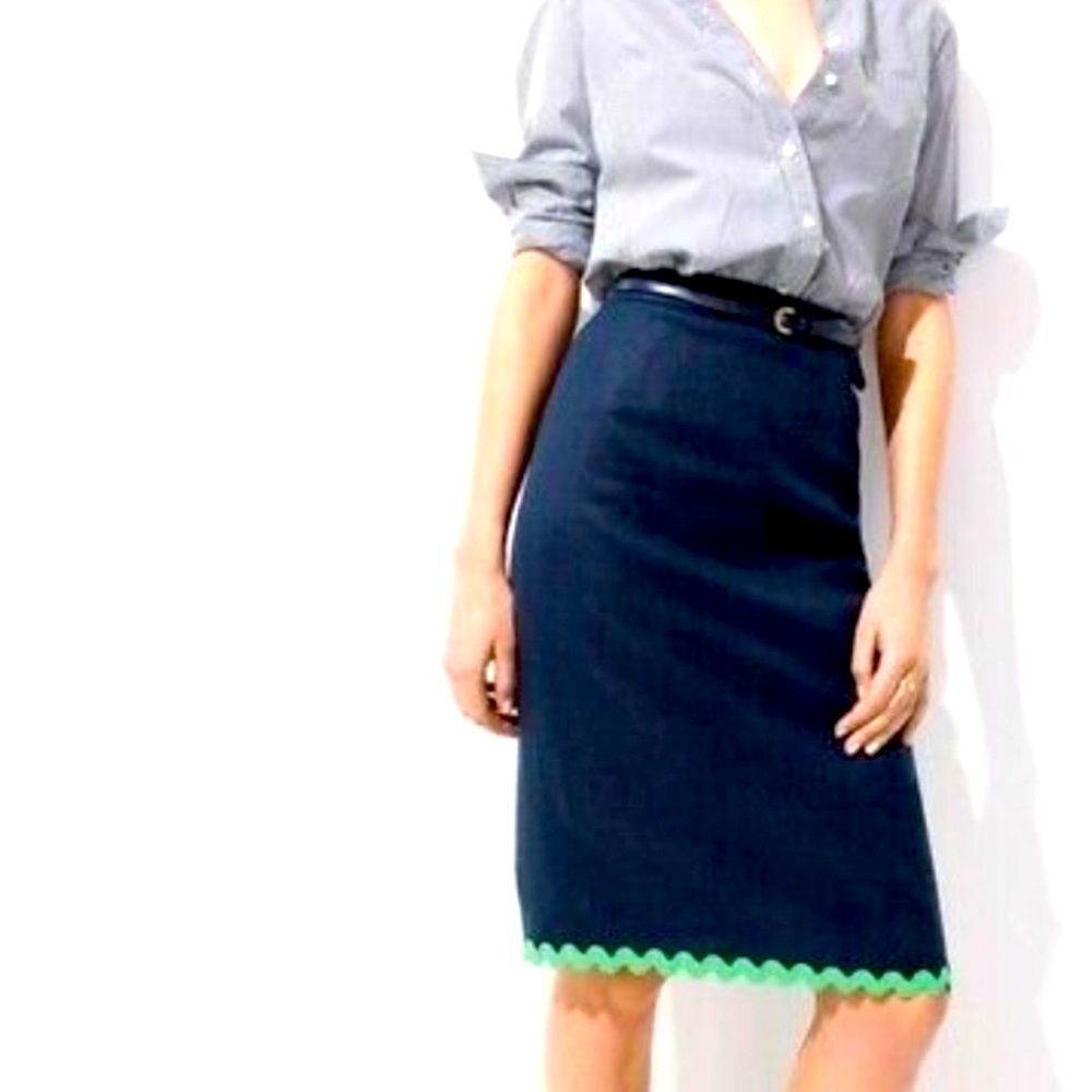 Jcrew navy pencil skirt with green trim detail.